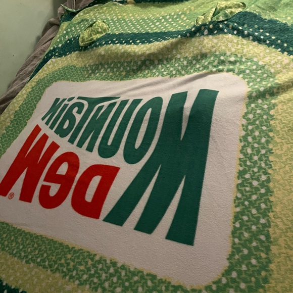 Snuggie Green Mountain Dew Blanket - Picture 6 of 7